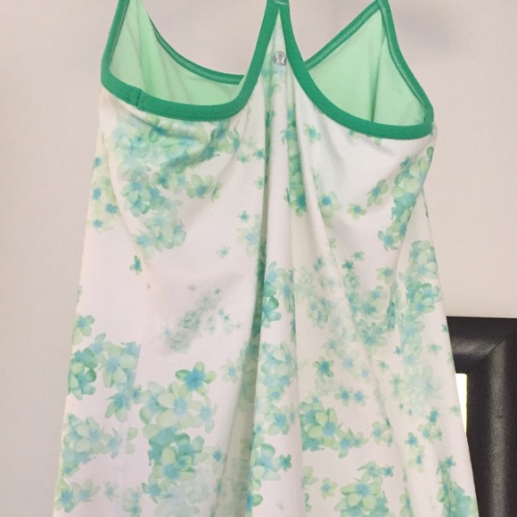 Lululemon Power Pose tank - Picture 6 of 9